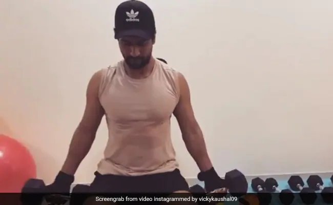 Missing Gym Already? Vicky Kaushal Shares Video Of Working Out At Home; Watch Video